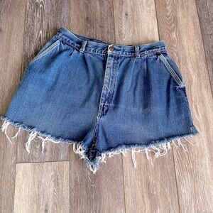 🛍️ Lord Isaacs sport distressed shorts .size. Measurements.